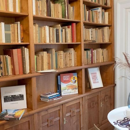 Sognalibro Bed And Books Bed & Breakfast Ragusa Dış mekan fotoğraf